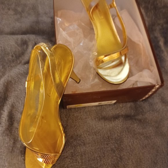 Bandolino Gold  Heels - Picture 2 of 5
